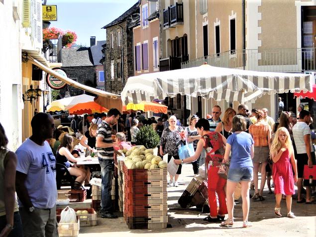 Le marché d'Arvieu