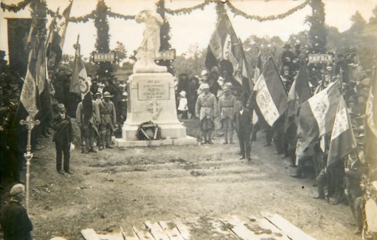 Monument au morts d'Arvieu